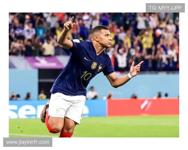 霍伊伦携手姆巴佩领衔门德斯、海于格双星闪耀欧冠最佳阵